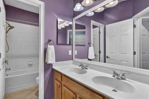 House in Apollo Beach, Florida 4 bedrooms, 261.24 sq.m. № 2151751 - photo 25