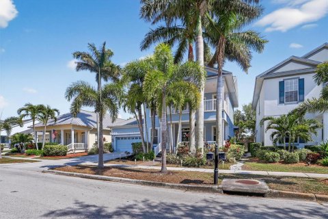 House in Apollo Beach, Florida 4 bedrooms, 261.24 sq.m. № 2151751 - photo 3