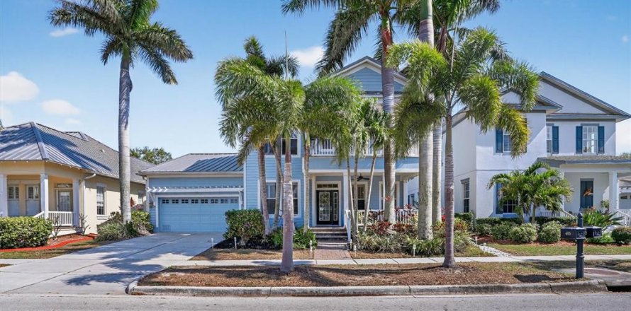 House in Apollo Beach, Florida 4 bedrooms, 261.24 sq.m. № 2151751