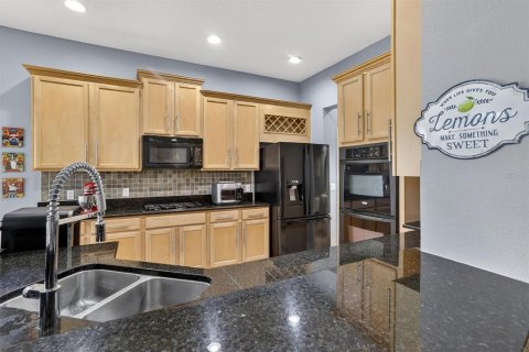House in Apollo Beach, Florida 4 bedrooms, 261.24 sq.m. № 2151751 - photo 19