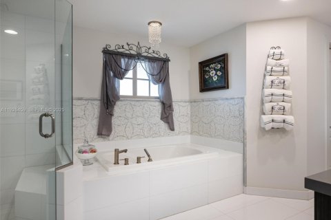 Condominio en venta en Hollywood, Florida, 3 dormitorios, 293.66 m2 № 2034203 - foto 17