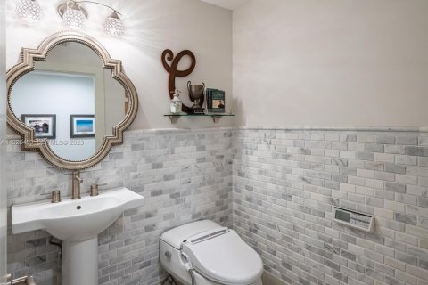 Condominio en venta en Hollywood, Florida, 3 dormitorios, 293.66 m2 № 2034203 - foto 14