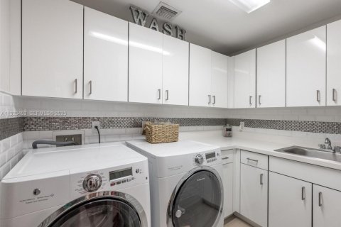 Condominio en venta en Hollywood, Florida, 3 dormitorios, 293.66 m2 № 2034203 - foto 24