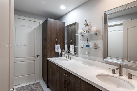 Condominio en venta en Hollywood, Florida, 3 dormitorios, 293.66 m2 № 2034203 - foto 20