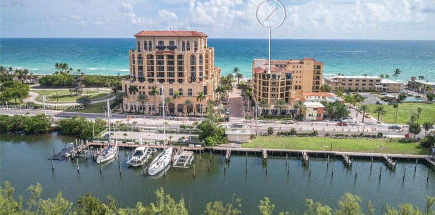 Condominio en Hollywood, Florida, 3 dormitorios № 2034203
