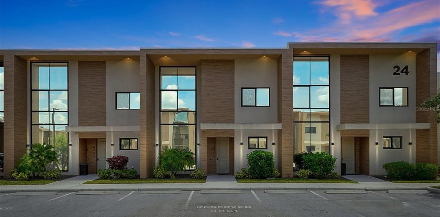 Townhouse in Kissimmee, Florida 3 bedrooms, 203.92 sq.m. № 2195675