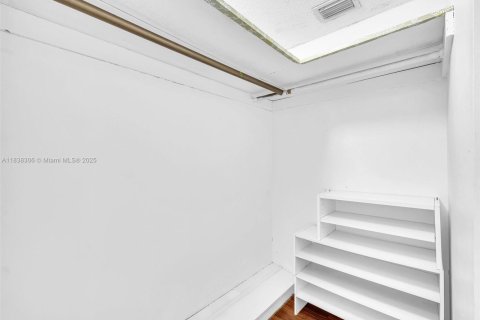 Copropriété à vendre à Miami, Floride: 1 chambre, 81.75 m2 № 1939715 - photo 15