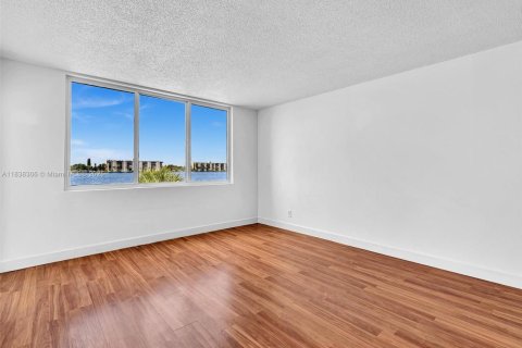 Copropriété à vendre à Miami, Floride: 1 chambre, 81.75 m2 № 1939715 - photo 30