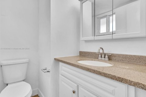 Copropriété à vendre à Miami, Floride: 1 chambre, 81.75 m2 № 1939715 - photo 20
