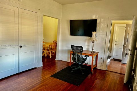 Villa ou maison à louer à Hollywood, Floride: 1 chambre № 2023935 - photo 8