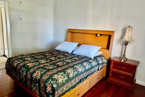 Villa ou maison à louer à Hollywood, Floride: 1 chambre № 2023935 - photo 10