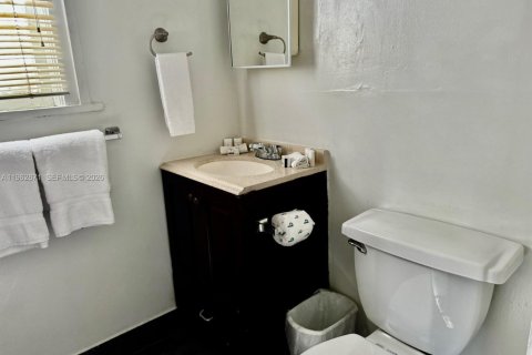 Villa ou maison à louer à Hollywood, Floride: 1 chambre № 2023935 - photo 13