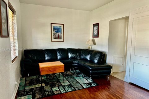Villa ou maison à louer à Hollywood, Floride: 1 chambre № 2023935 - photo 7
