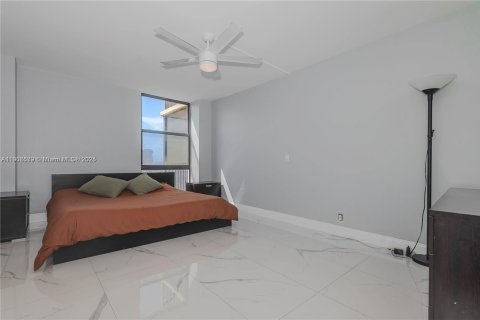 Condominio en venta en Aventura, Florida, 1 dormitorio, 96.43 m2 № 1967425 - foto 9
