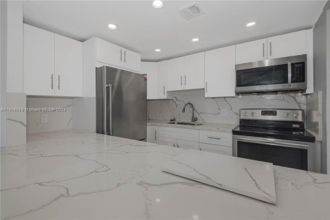Condominio en venta en Aventura, Florida, 1 dormitorio, 96.43 m2 № 1967425 - foto 10