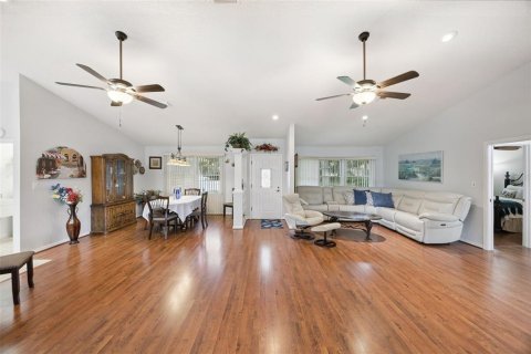 House in Mount Dora, Florida 3 bedrooms, 177.35 sq.m. № 2266744 - photo 5