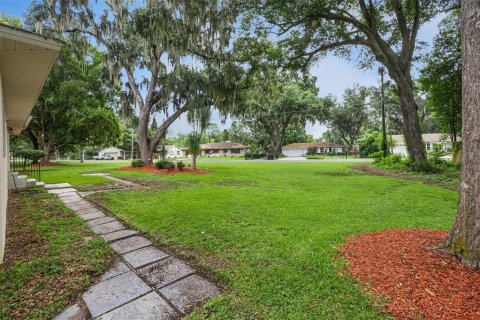 House in Mount Dora, Florida 3 bedrooms, 177.35 sq.m. № 2266744 - photo 23