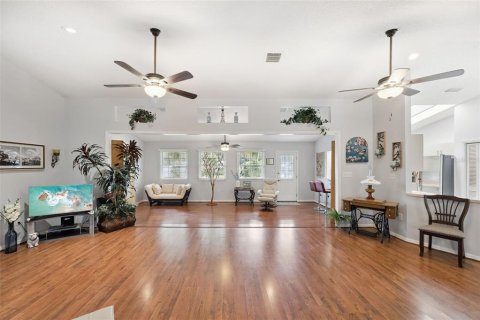 House in Mount Dora, Florida 3 bedrooms, 177.35 sq.m. № 2266744 - photo 6