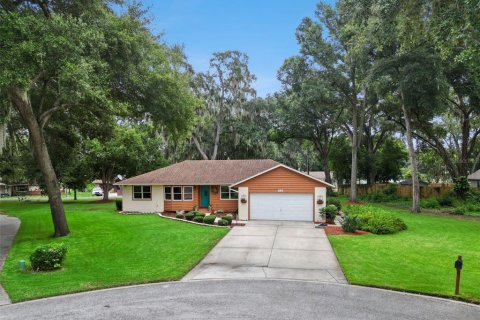 House in Mount Dora, Florida 3 bedrooms, 177.35 sq.m. № 2266744 - photo 3
