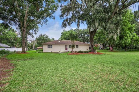 House in Mount Dora, Florida 3 bedrooms, 177.35 sq.m. № 2266744 - photo 21