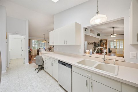 House in Mount Dora, Florida 3 bedrooms, 177.35 sq.m. № 2266744 - photo 10