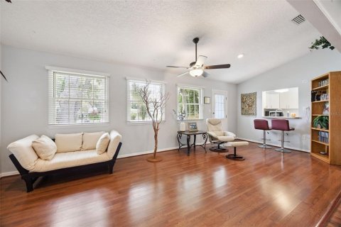 House in Mount Dora, Florida 3 bedrooms, 177.35 sq.m. № 2266744 - photo 8