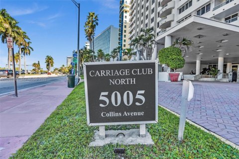 Condo in Miami Beach, Florida, 3 bedrooms  № 2078473