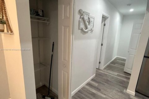 Commercial property in Miami, Florida № 1863704 - photo 29