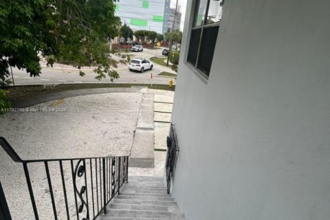 Commercial property in Miami, Florida № 1863704 - photo 25