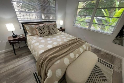 Commercial property in Miami, Florida № 1863704 - photo 7