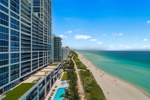 Condo in Miami Beach, Florida, 2 bedrooms  № 1920321 - photo 29