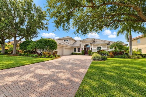 Casa en Bradenton, Florida 4 dormitorios, 390 m2 № 2387558