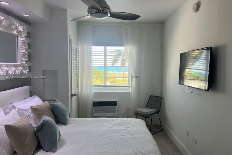 Condo in Miami Beach, Florida, 1 bedroom  № 1969799 - photo 17