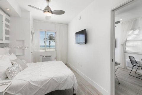 Condo in Miami Beach, Florida, 1 bedroom  № 1969799 - photo 8
