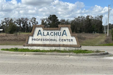 Terreno en venta en Alachua, Florida № 1918015 - foto 1