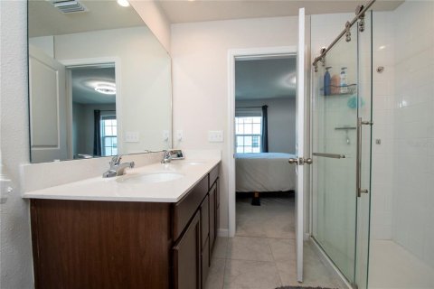 Townhouse in Bradenton, Florida 3 bedrooms, 132.94 sq.m. № 2099911 - photo 16