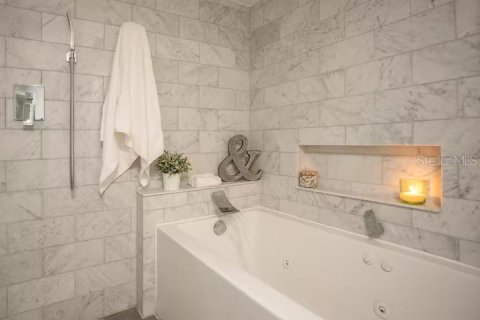 Купить кондоминиум в Сент-Питерсберг, Флорида 5 комнат, 106.84м2, № 1750047 - фото 10