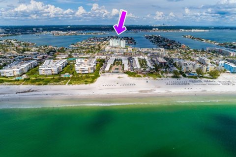 Copropriété à vendre à Saint Pete Beach, Floride: 2 chambres, 105.07 m2 № 1911314 - photo 1