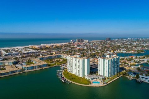 Copropriété à vendre à Saint Pete Beach, Floride: 2 chambres, 105.07 m2 № 1911314 - photo 2