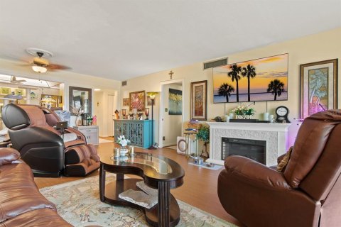 Copropriété à vendre à Saint Pete Beach, Floride: 2 chambres, 105.07 m2 № 1911314 - photo 10