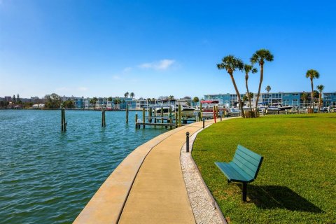 Copropriété à vendre à Saint Pete Beach, Floride: 2 chambres, 105.07 m2 № 1911314 - photo 28