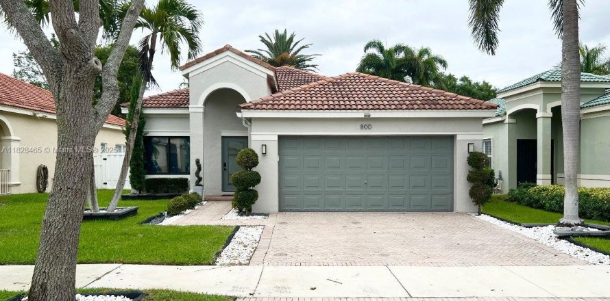 House in Weston, Florida 3 bedrooms, 144.56 sq.m. № 1799415