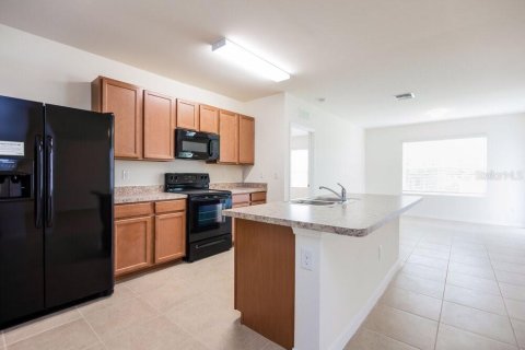 Casa en alquiler en Cape Coral, Florida, 3 dormitorios, 156.45 m2 № 1843669 - foto 4