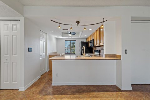Condominio en alquiler en Oldsmar, Florida, 2 dormitorios, 97.92 m2 № 1913642 - foto 5