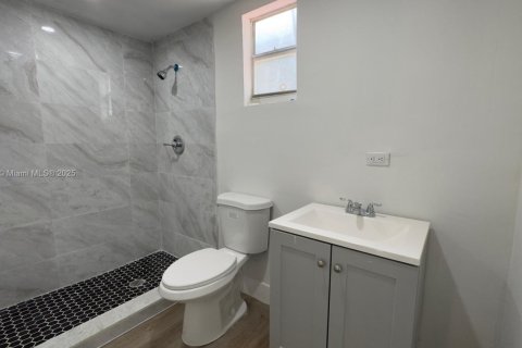 House in Miami, Florida 3 bedrooms, 62.43 sq.m. № 1850518 - photo 8