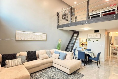 Таунхаус в Санрайз, Флорида 3 спальни, 104.33м2 № 2008461