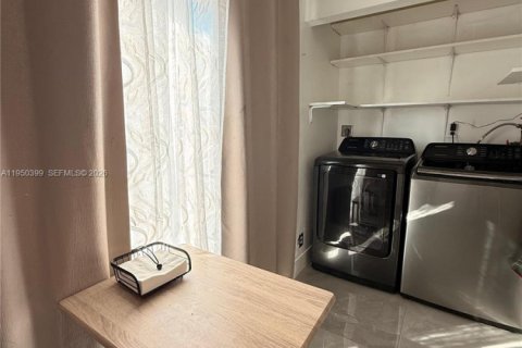 Купить таунхаус в Санрайз, Флорида 3 спальни, 104.33м2, № 2008461 - фото 9