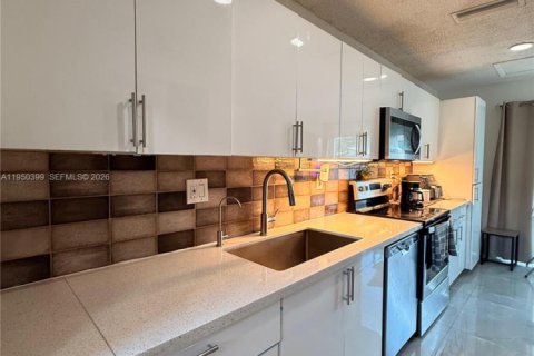 Купить таунхаус в Санрайз, Флорида 3 спальни, 104.33м2, № 2008461 - фото 6