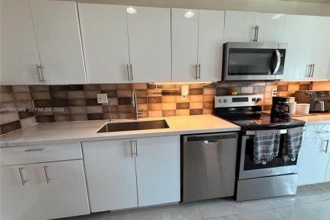 Купить таунхаус в Санрайз, Флорида 3 спальни, 104.33м2, № 2008461 - фото 5