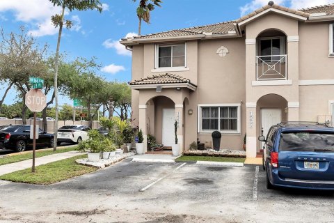 Touwnhouse à vendre à Miami Lakes, Floride: 3 chambres, 143.07 m2 № 2145984 - photo 3